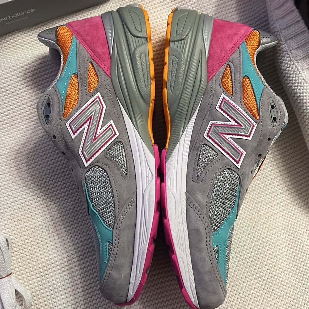 New Balance “Miami” 990v3